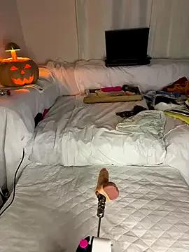 Freechat Ozge-SluttyScream69 on StripChat