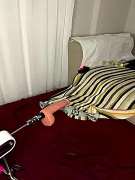 Freechat Ozge-SluttyScream69 on StripChat