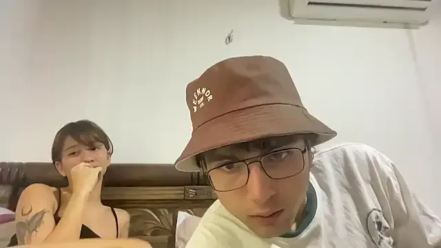 Offline pablo434546 on StripChat