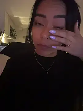 Offline PetitLumiere on StripChat