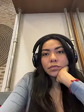 Offline PetitLumiere on StripChat