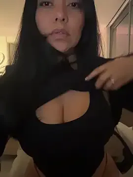 Offline PetitLumiere on StripChat