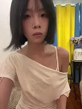 qiqi_x on StripChat