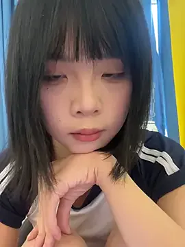 qiqi_x on StripChat