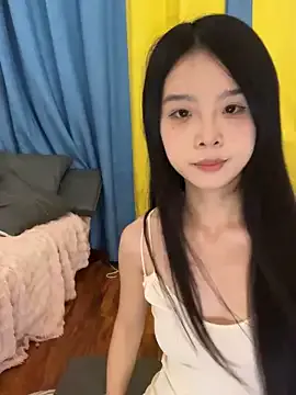 qiqi_x on StripChat