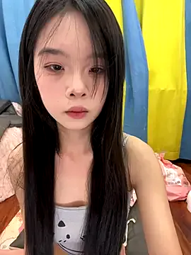 qiqi_x on StripChat