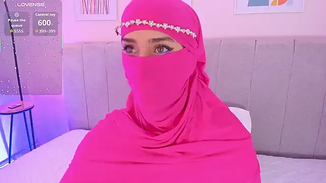 Offline rawiya on StripChat