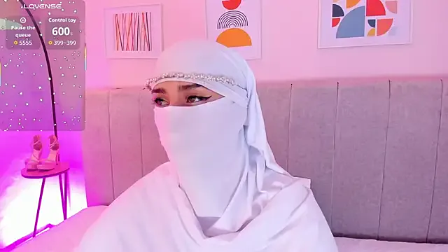 Offline rawiya on StripChat