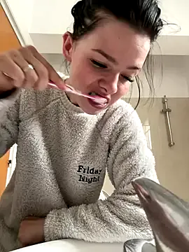 Freechat RoxiBlack on StripChat