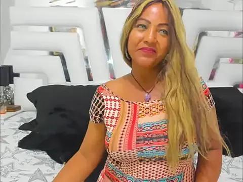 SaraaJhons — Spanks ass x5