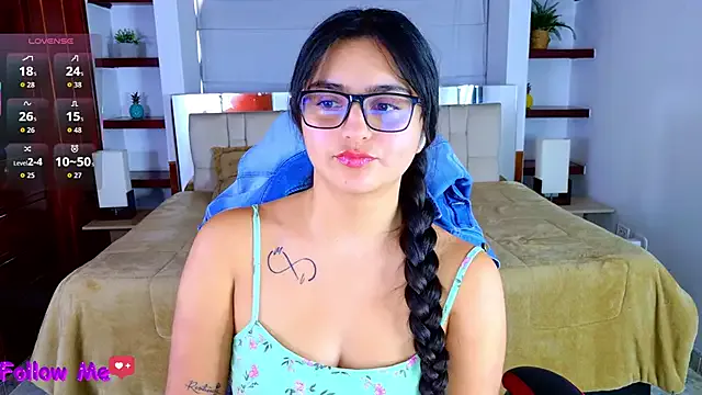 Offline scarlleth_ on StripChat