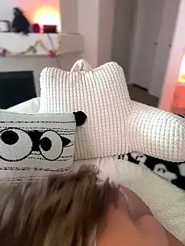 Freechat SerenaCloud on StripChat