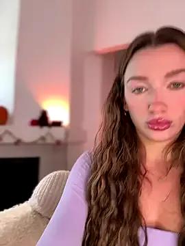 Freechat SerenaCloud on StripChat