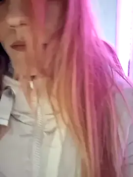 Freechat SlimBellaa on StripChat