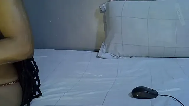 sweetchocolate9 on StripChat