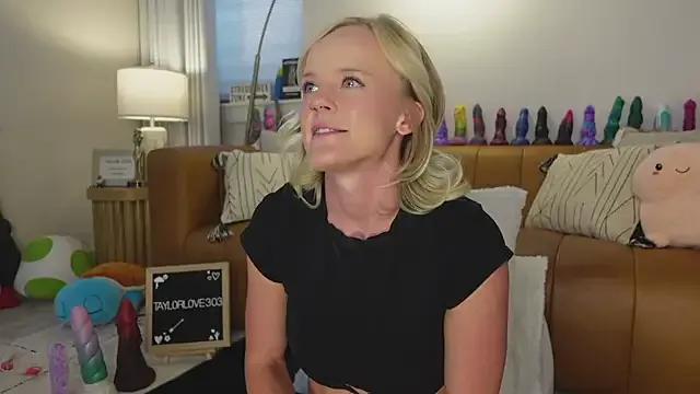 Freechat Taylorlove303 on StripChat