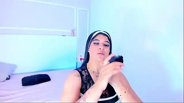 Freechat TianaGlow26 on StripChat