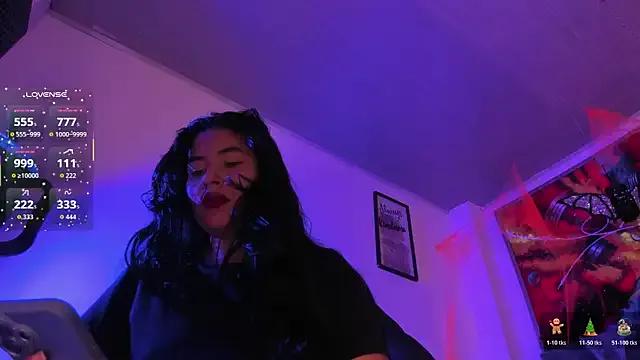 Freechat violet_blaze on StripChat