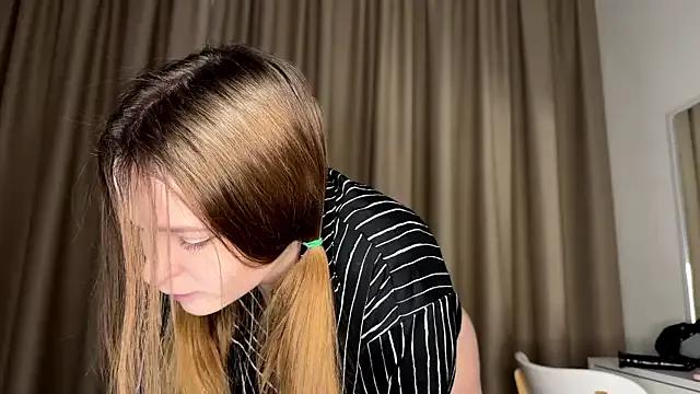 viva2315 on StripChat 