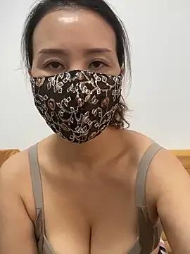 yiyi78900 on StripChat 