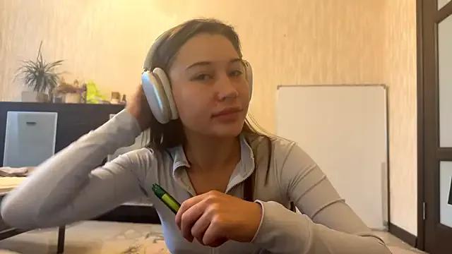 Freechat YourCoreanmiracle on StripChat