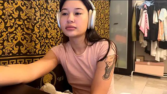 Freechat YourCoreanmiracle on StripChat