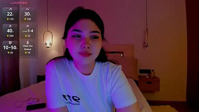 Freechat yummmymommy on StripChat