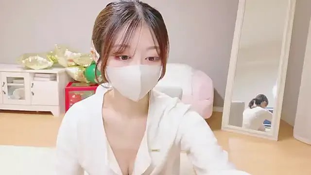 Group Yuna-ch on StripChat