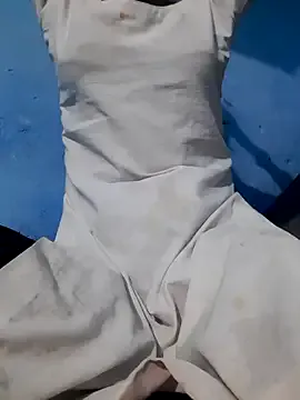 Offline zahra3 on StripChat