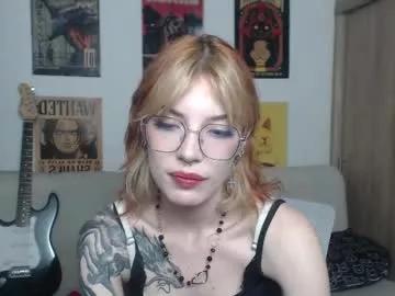 Activate your fixations: Get naughty and amuse these gorgeous cosplay hosts, who will reward you with silly garments and vibrators.