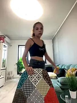 Photos of 18teengirl3 from StripChat is Freechat