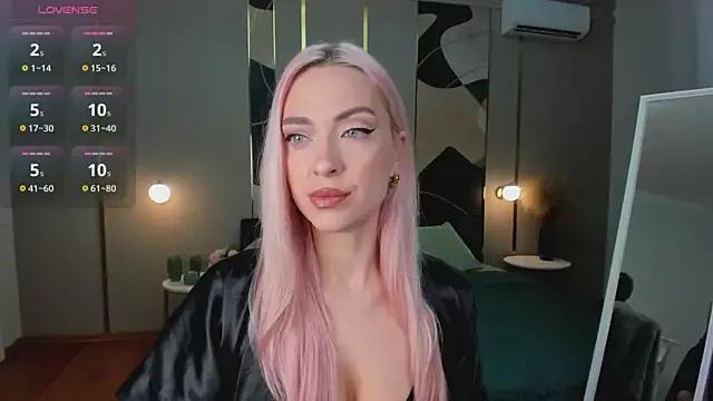 _Miss_Valentina_ from StripChat is Freechat