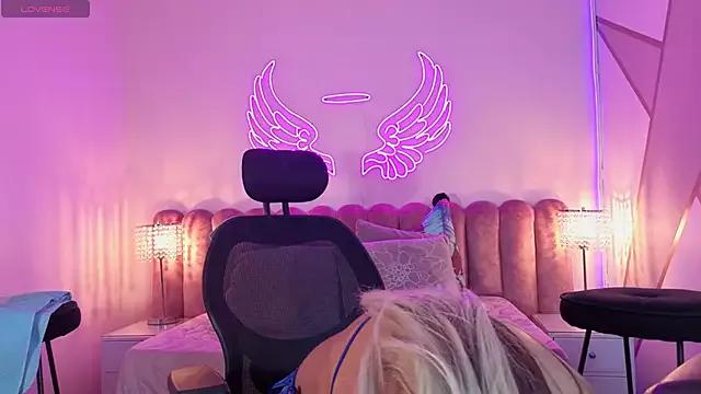 Incite your eccentricities: Get kinky and please these steamy asian sluts, who will reward you with wacky outfits and vibrating toys.