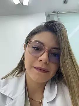 Photos of alicee16 from StripChat is Freechat