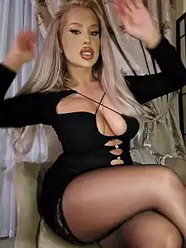 AlmaGraceX from StripChat