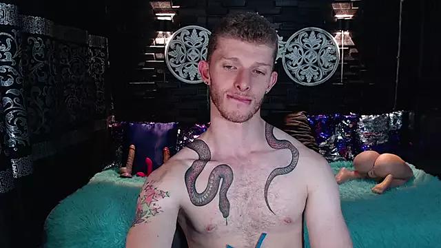 Photos of andrewxbi from StripChat is Freechat