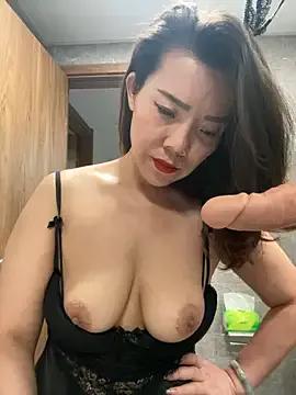 Photos of anna_2024 from StripChat is Freechat