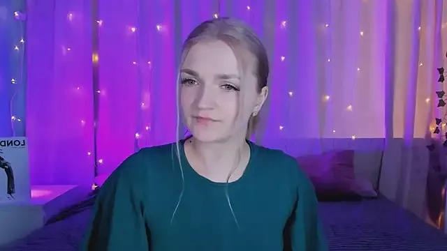 AnnyHandd from StripChat is Freechat