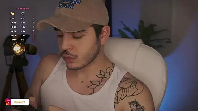 Arkaikomz from StripChat