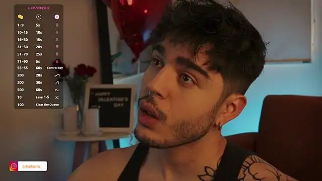 Arkaikomz from StripChat