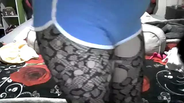 AverageRose from StripChat is Freechat
