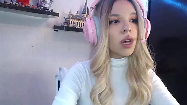babyakem from StripChat