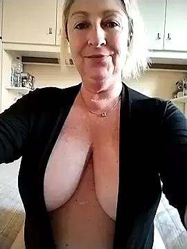 beatricesexy from StripChat is Freechat