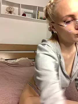 Beautifulmilacute from StripChat is Freechat