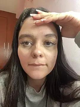 Bella-hadiid from StripChat is Freechat