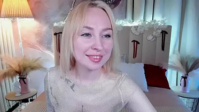 BellaHennss from StripChat