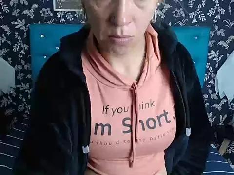 BellaParis from StripChat