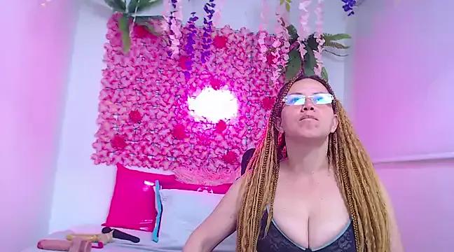 BLONDE_SEXYHOT from StripChat is Freechat