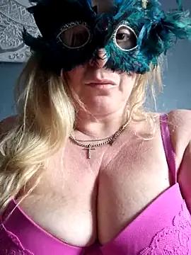 Bouncy-Bella28X from StripChat is Freechat