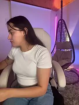 Camila_pinkk from StripChat is Freechat